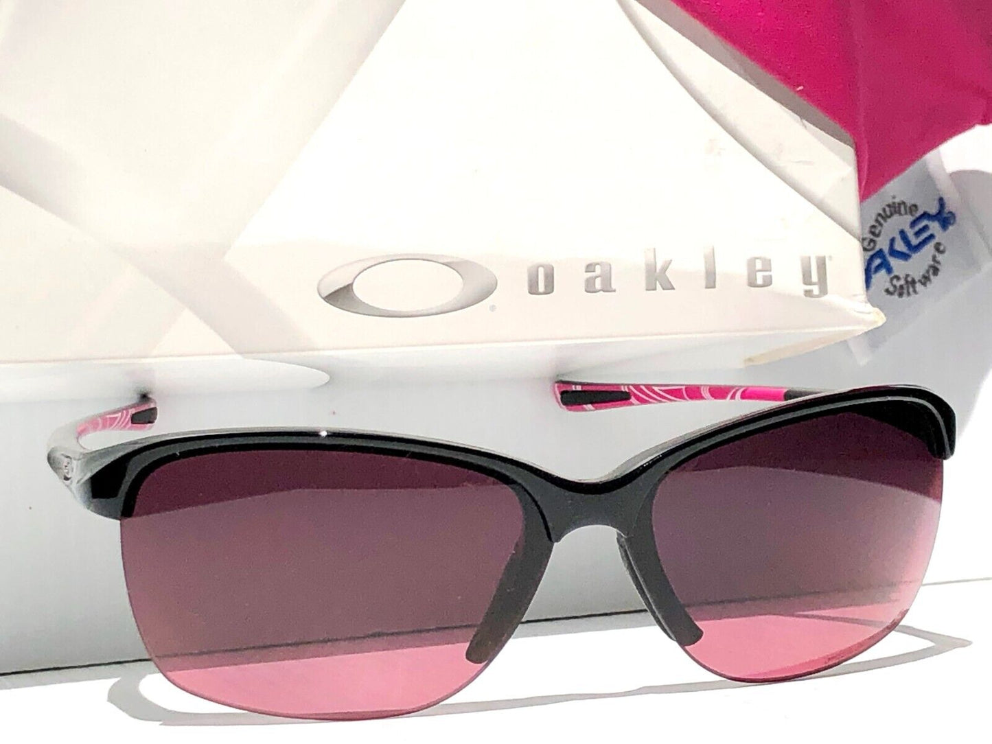 Oakley UNSTOPPABLE BREAST CANCER Polarized Rose Gradient Sunglass oo9191-10