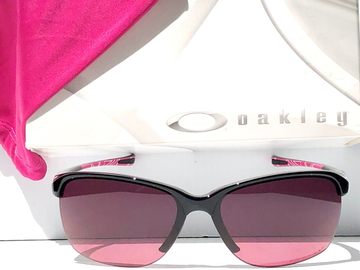 Oakley UNSTOPPABLE BREAST CANCER Polarized Rose Gradient Sunglass oo9191-10